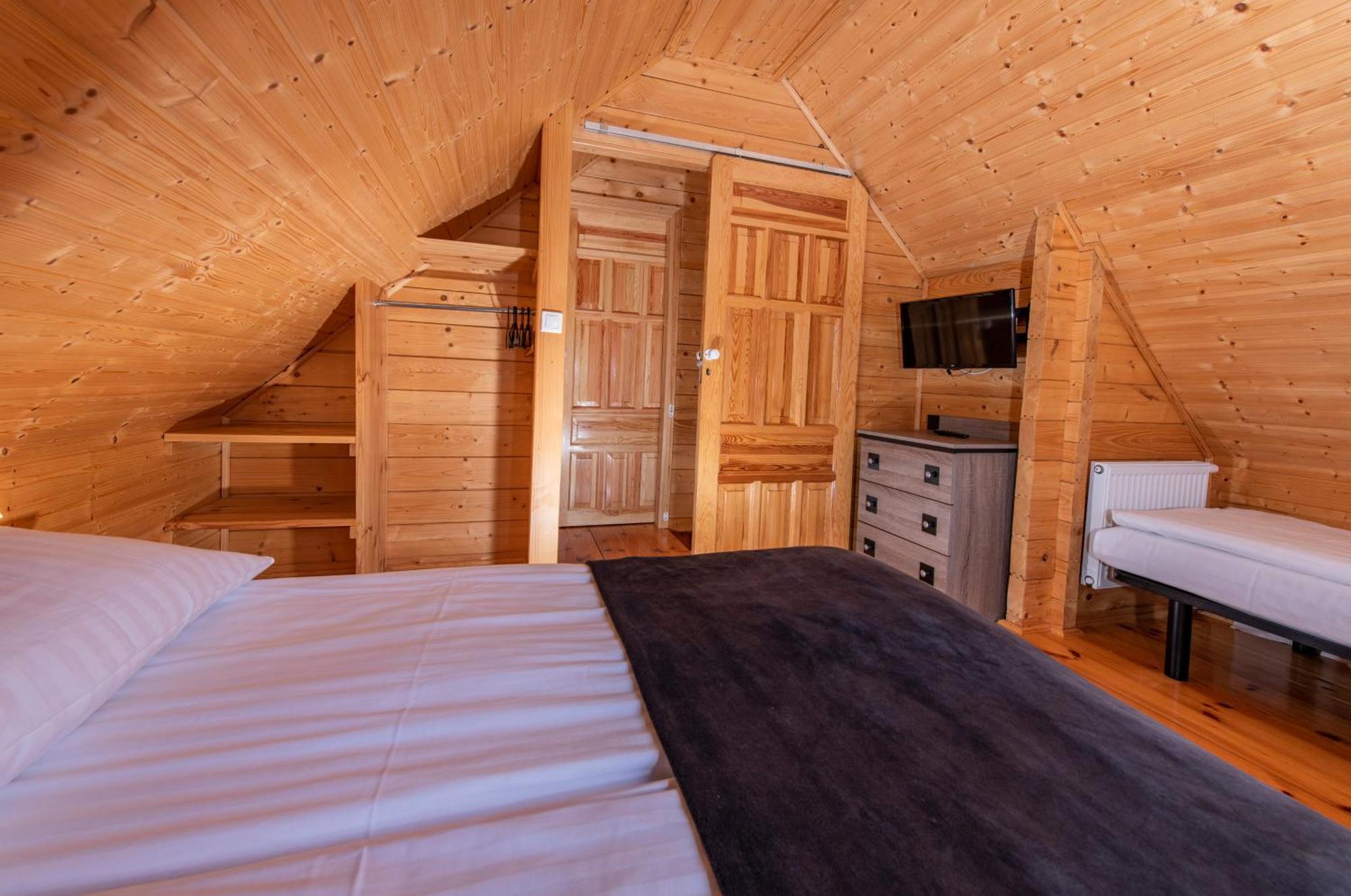 Domki, Apartamenty I Restauracja Wloczega กาสกี ภายนอก รูปภาพ